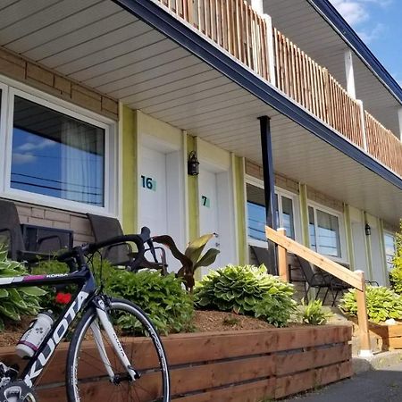 Auberge Happy Logis Lac-Etchemin Luaran gambar