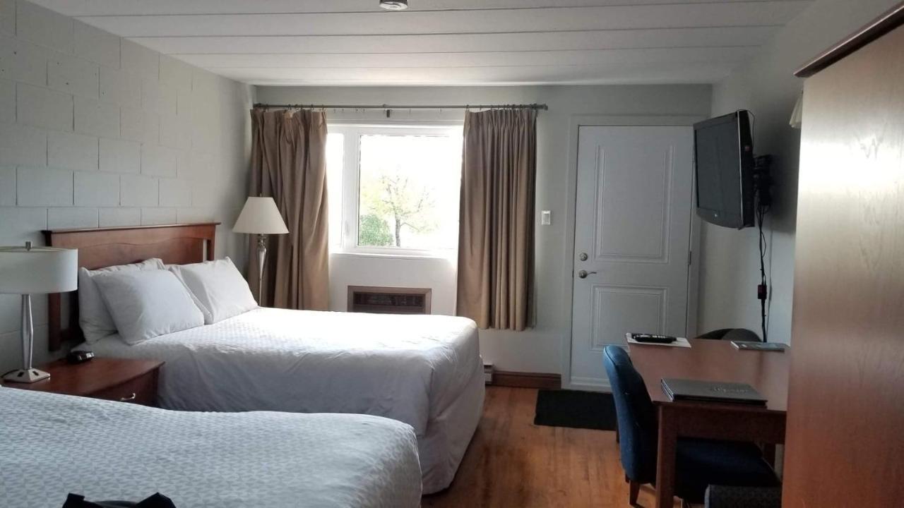 Auberge Happy Logis Lac-Etchemin Luaran gambar